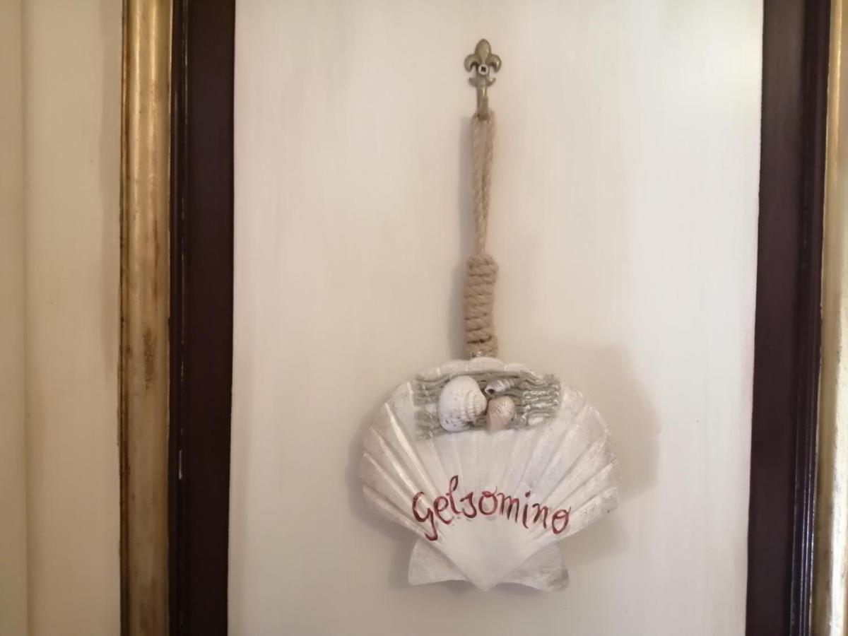Jasmine Cottage Luni Екстериор снимка