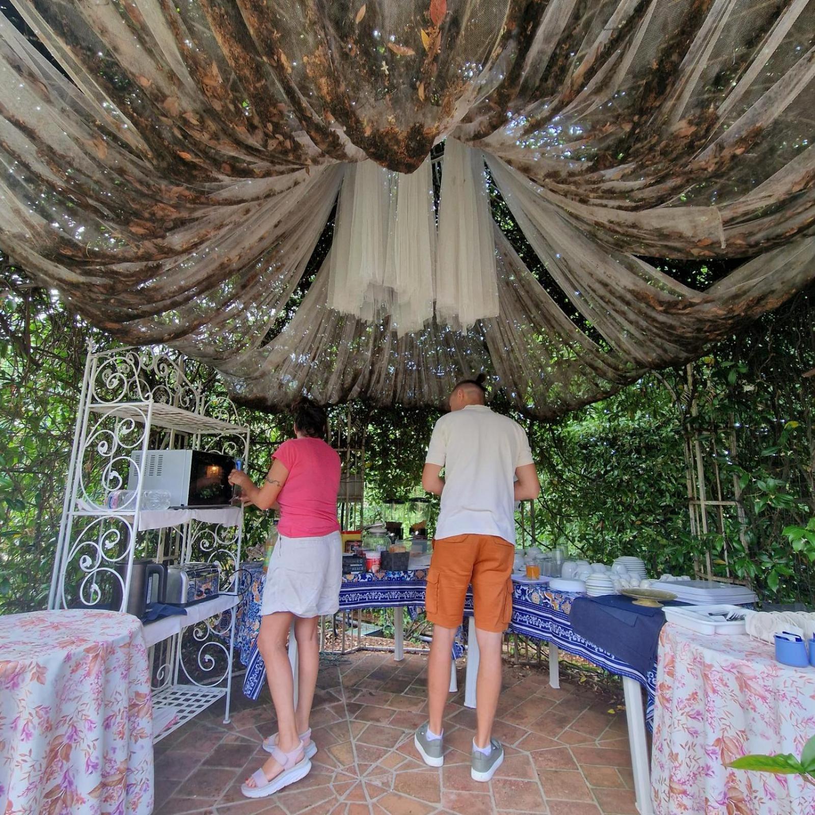 Jasmine Cottage Luni Екстериор снимка